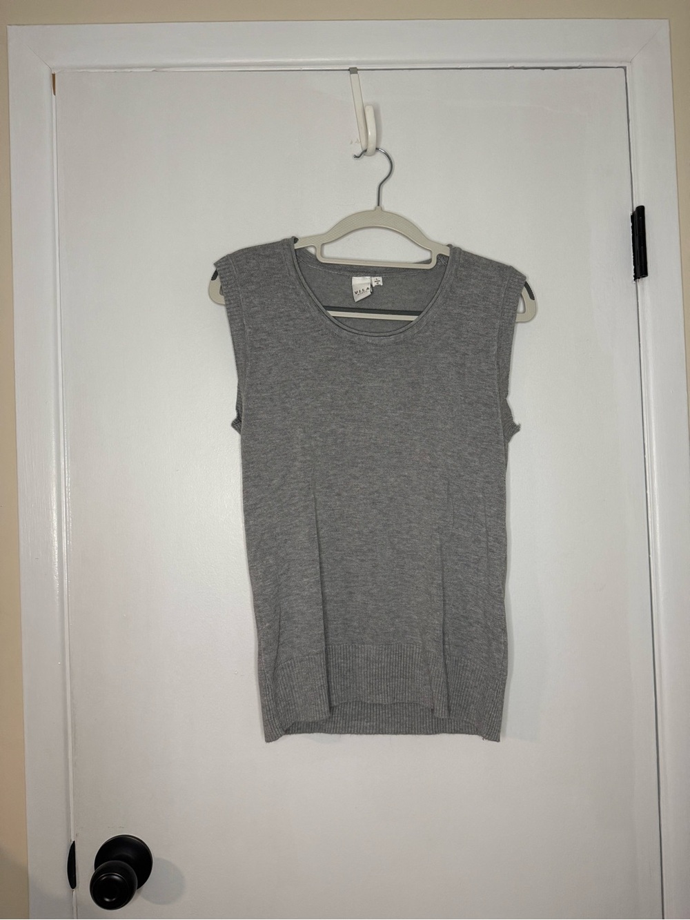 VILA‎ Gray Sleeveless Knit Top